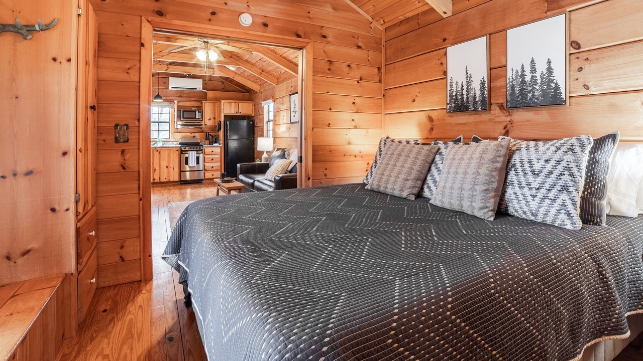 Photo of Bedroom in Hot Springs