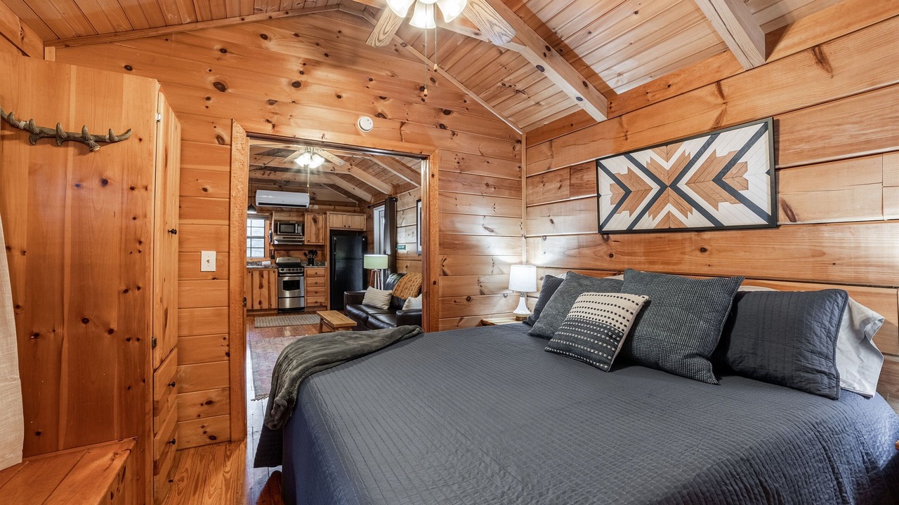 Photo of Bedroom in Hot Springs