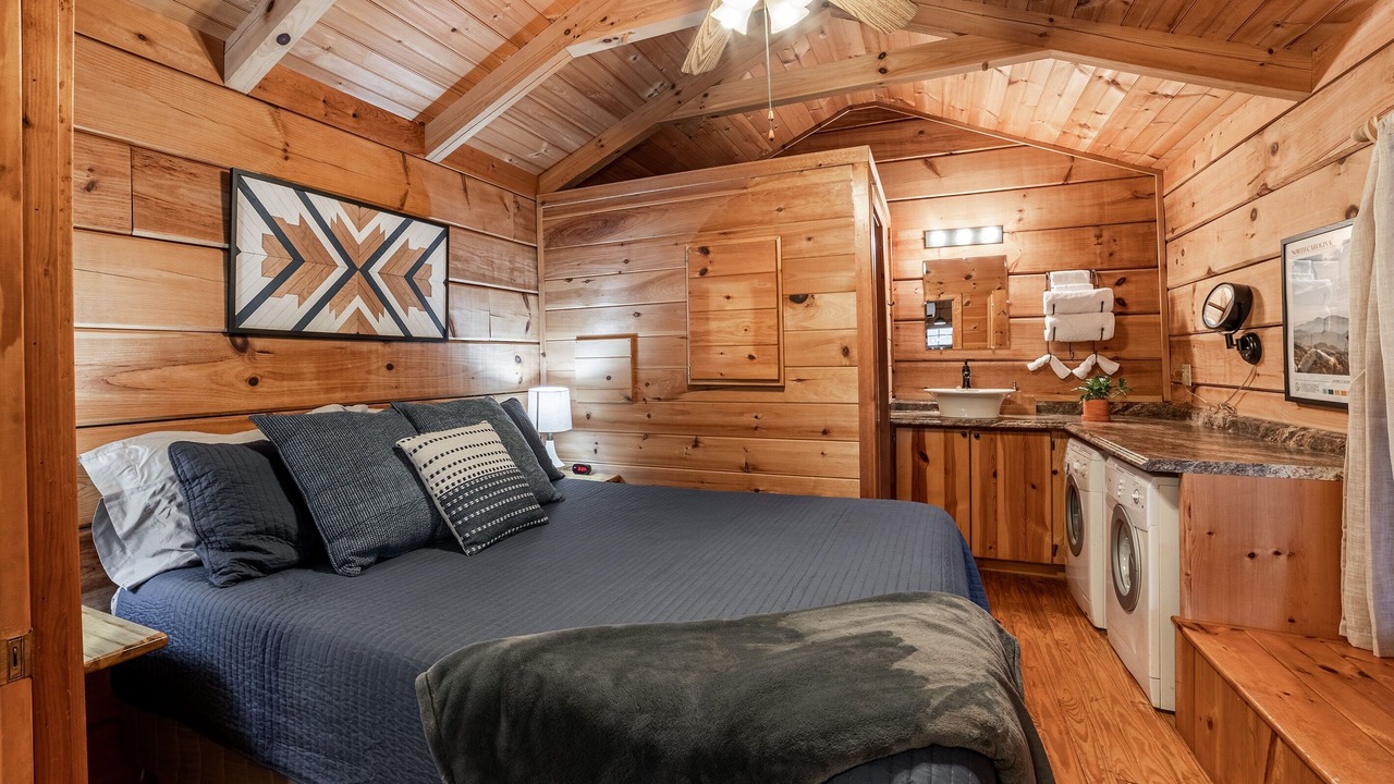 Photo of Bedroom in Hot Springs