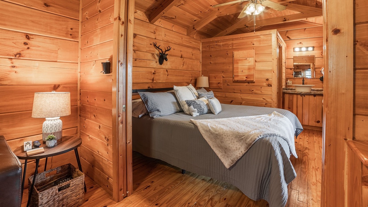 Photo of Bedroom in Hot Springs