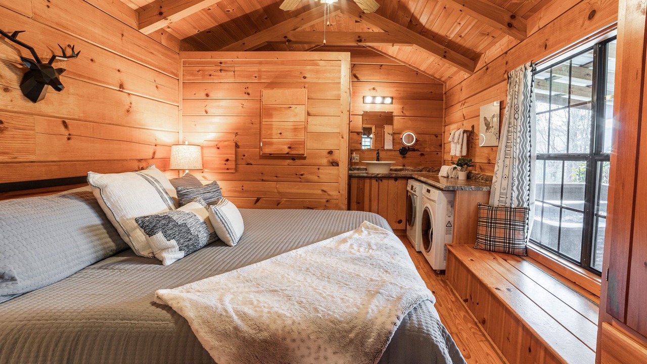 Photo of Bedroom in Hot Springs