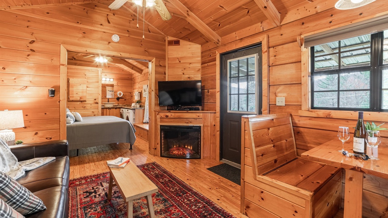 Photo of Bedroom in Hot Springs