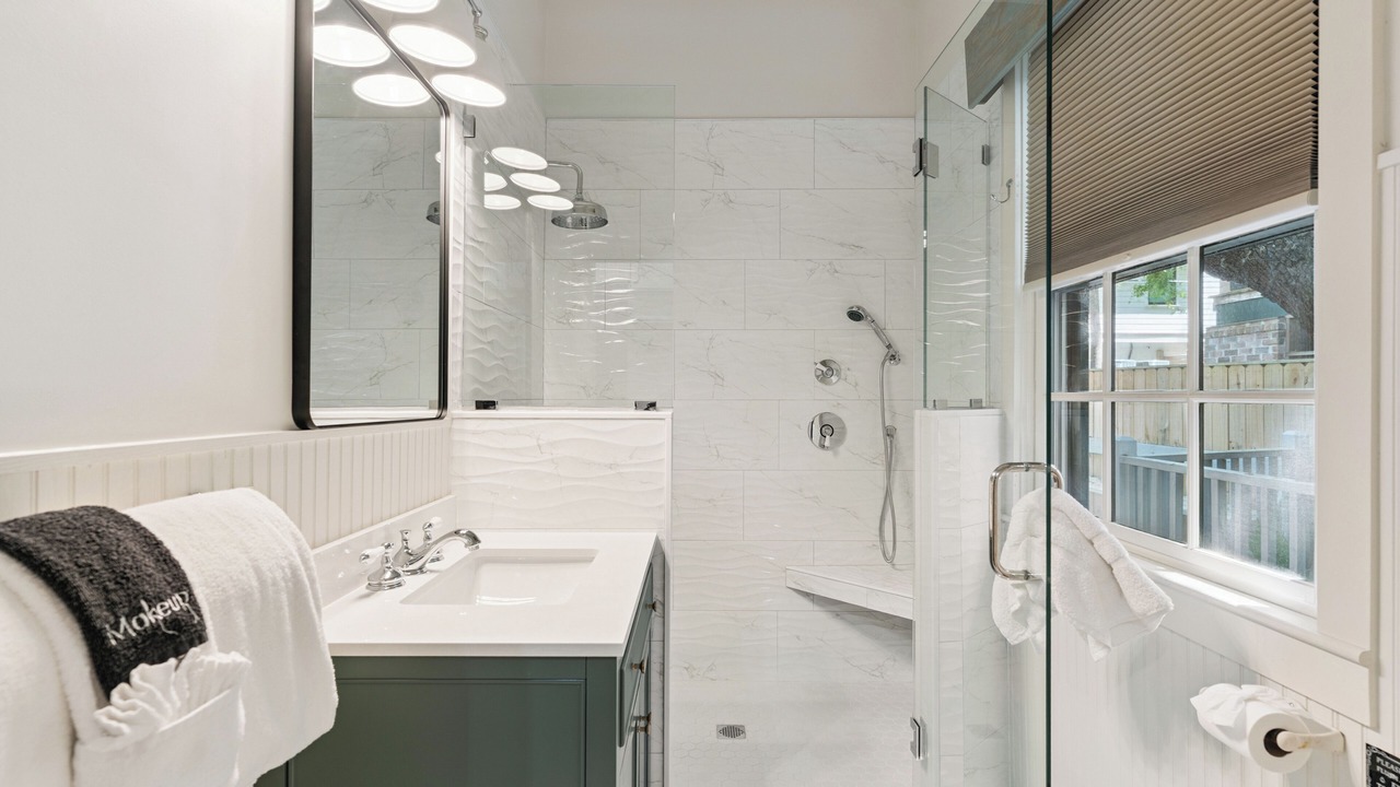 Photo of Bathroom in King City