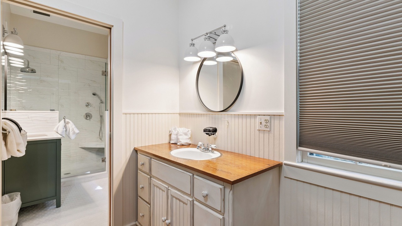 Photo of Bathroom in King City