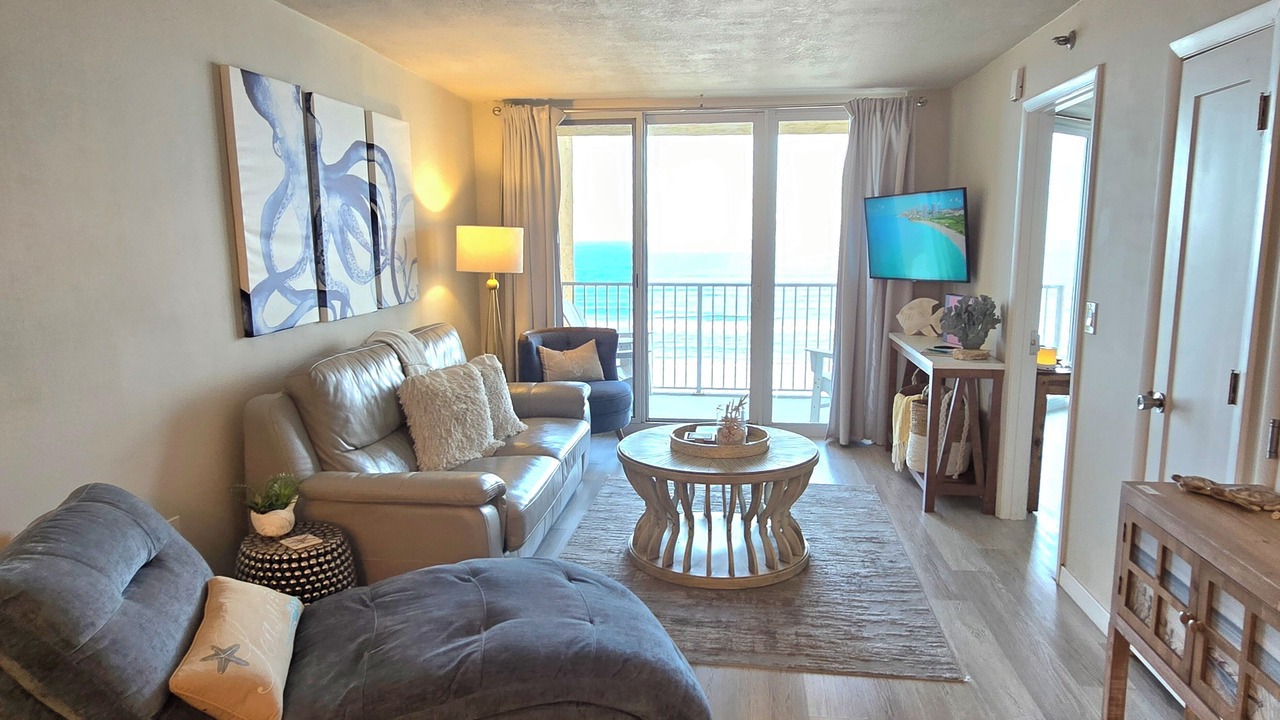 Photo of Livingroom in New Smyrna Beach