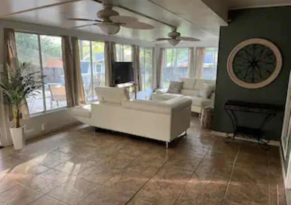 Photo of Livingroom in Baker