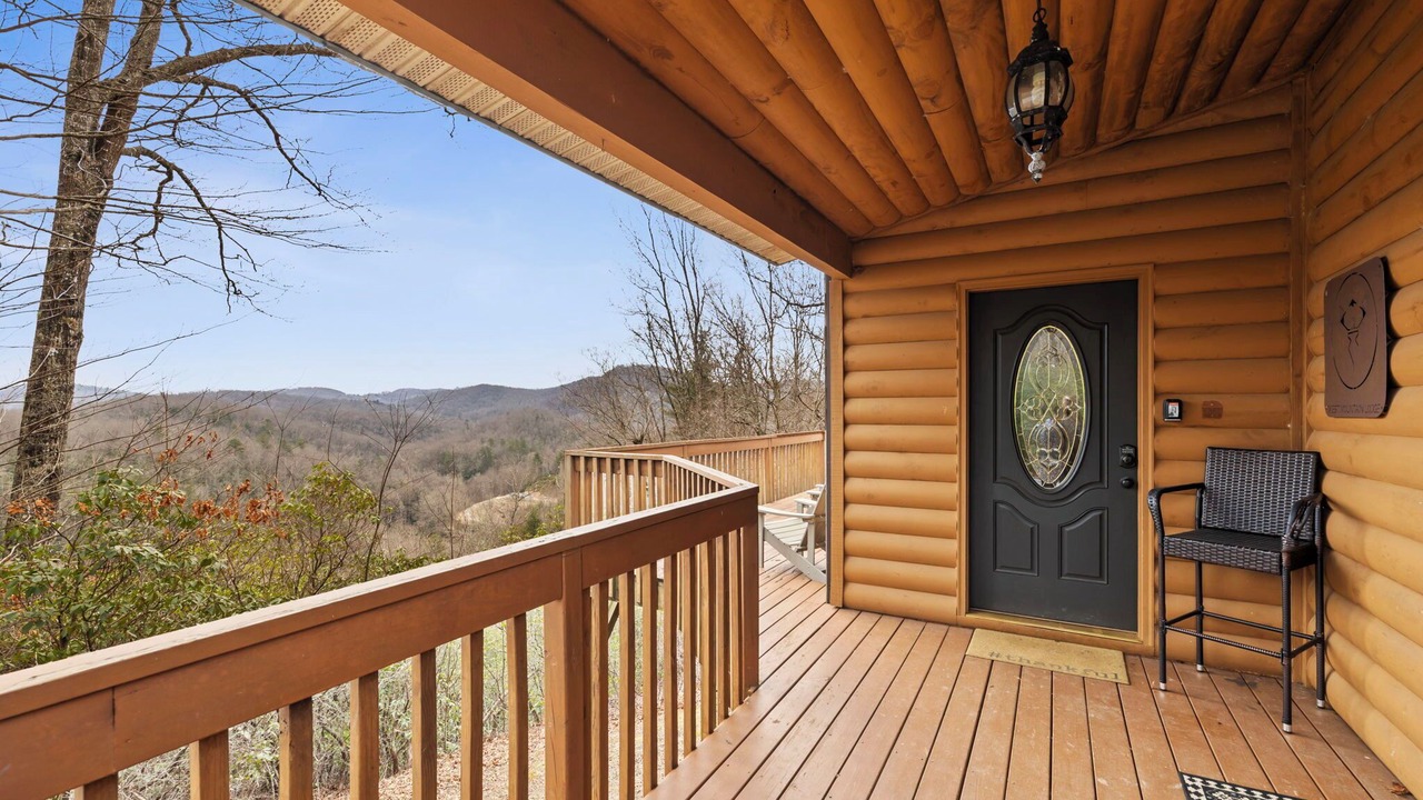 Photo of Patio Balcony in Lake Toxaway