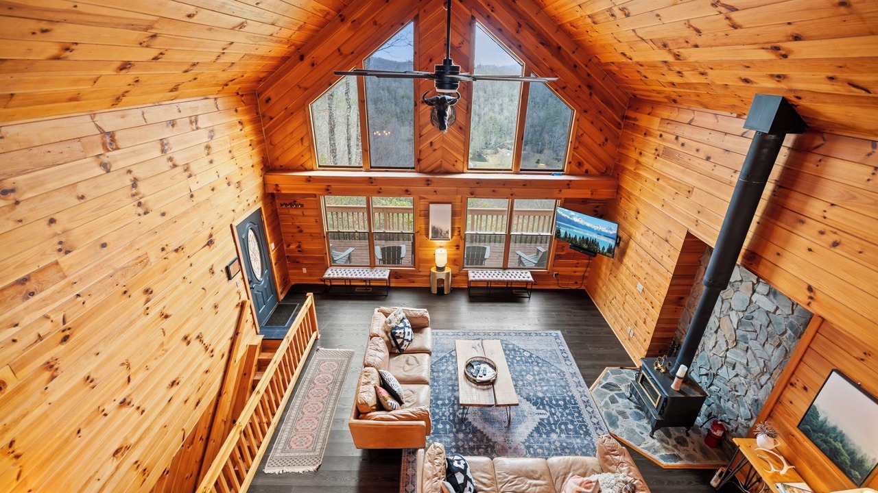 Photo of Livingroom in Lake Toxaway