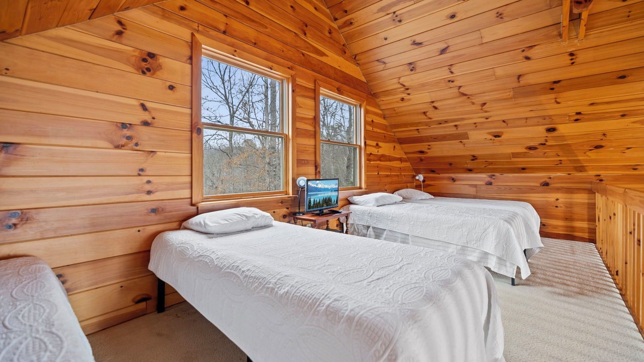 Photo of Bedroom in Lake Toxaway