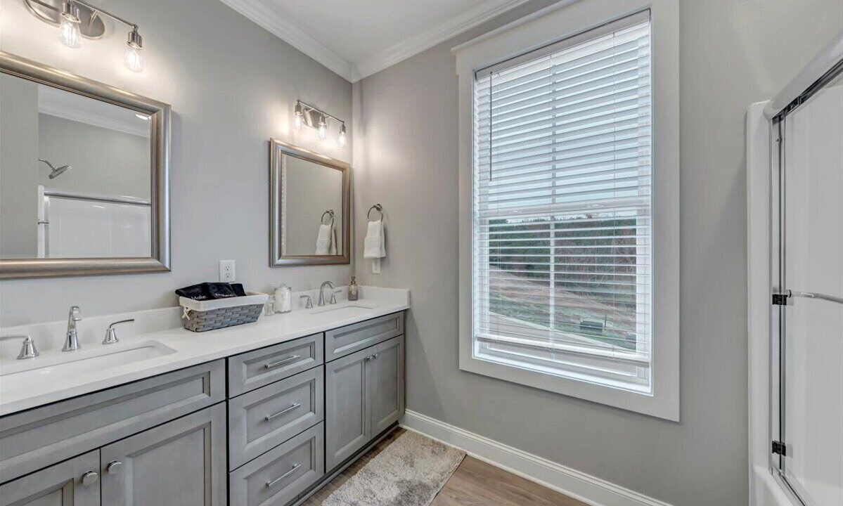 Photo of Bathroom in Guntersville