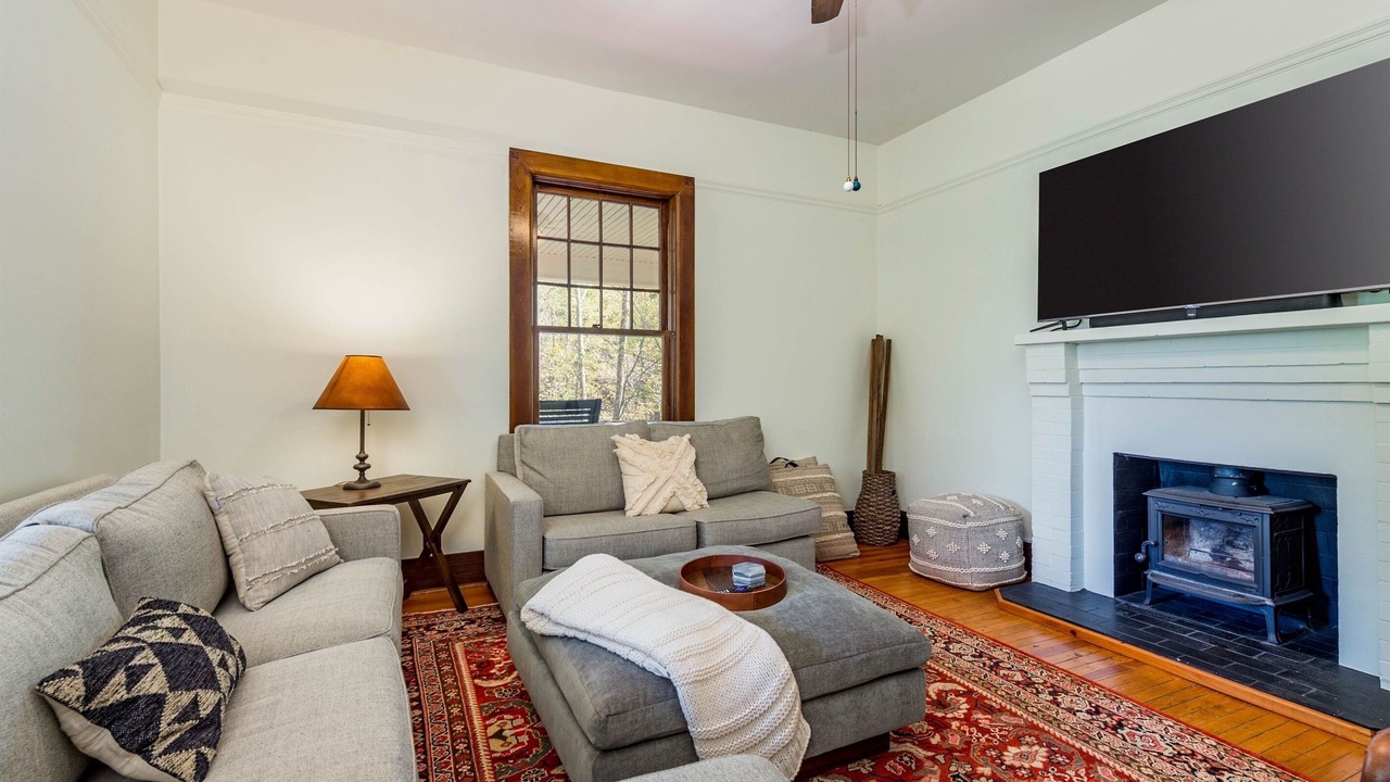 Photo of Bedroom in Hot Springs
