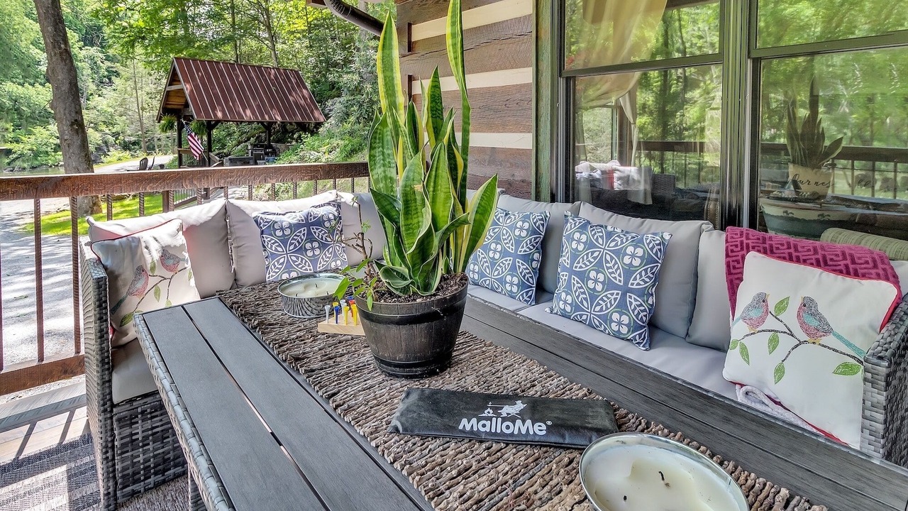 Photo of Patio Balcony in Waynesville