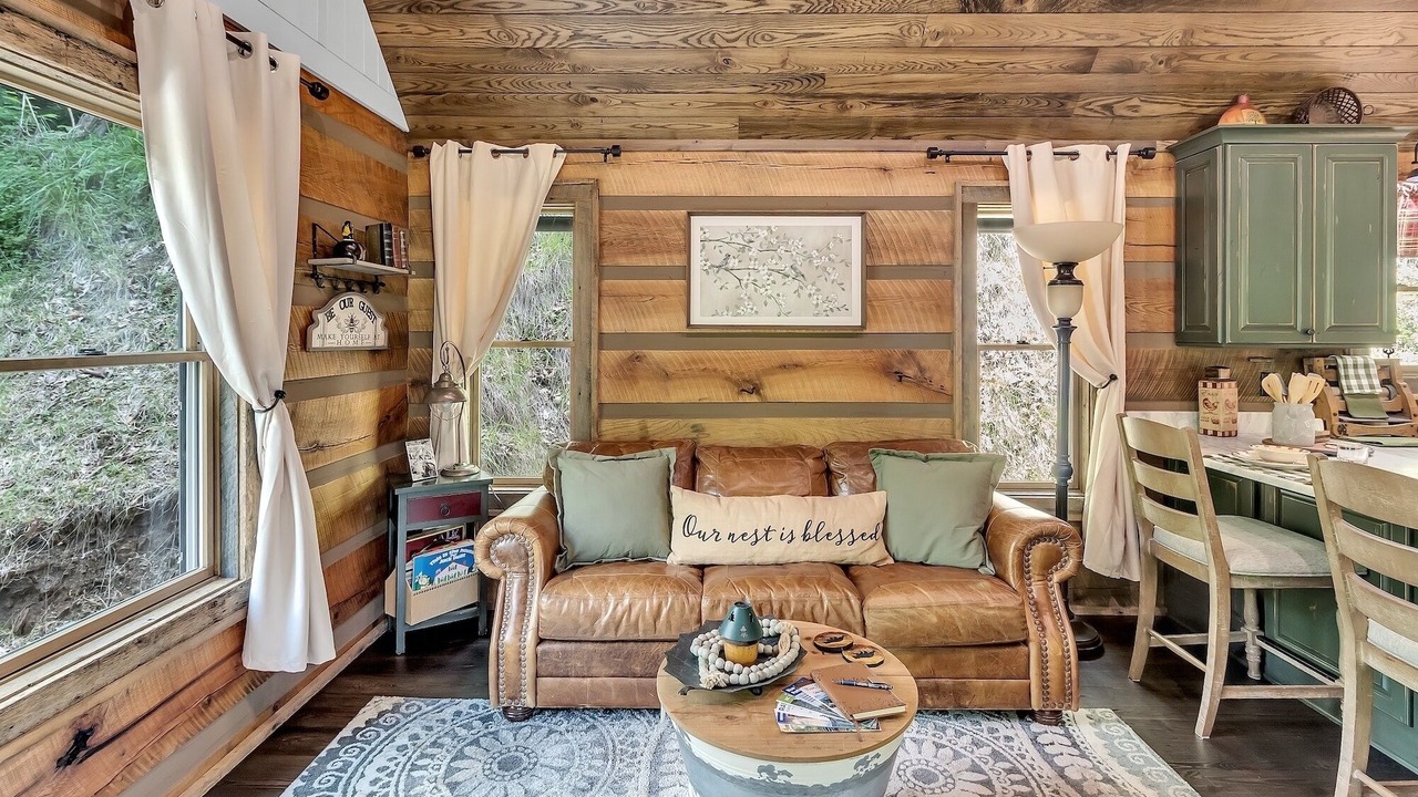 Photo of Livingroom in Waynesville