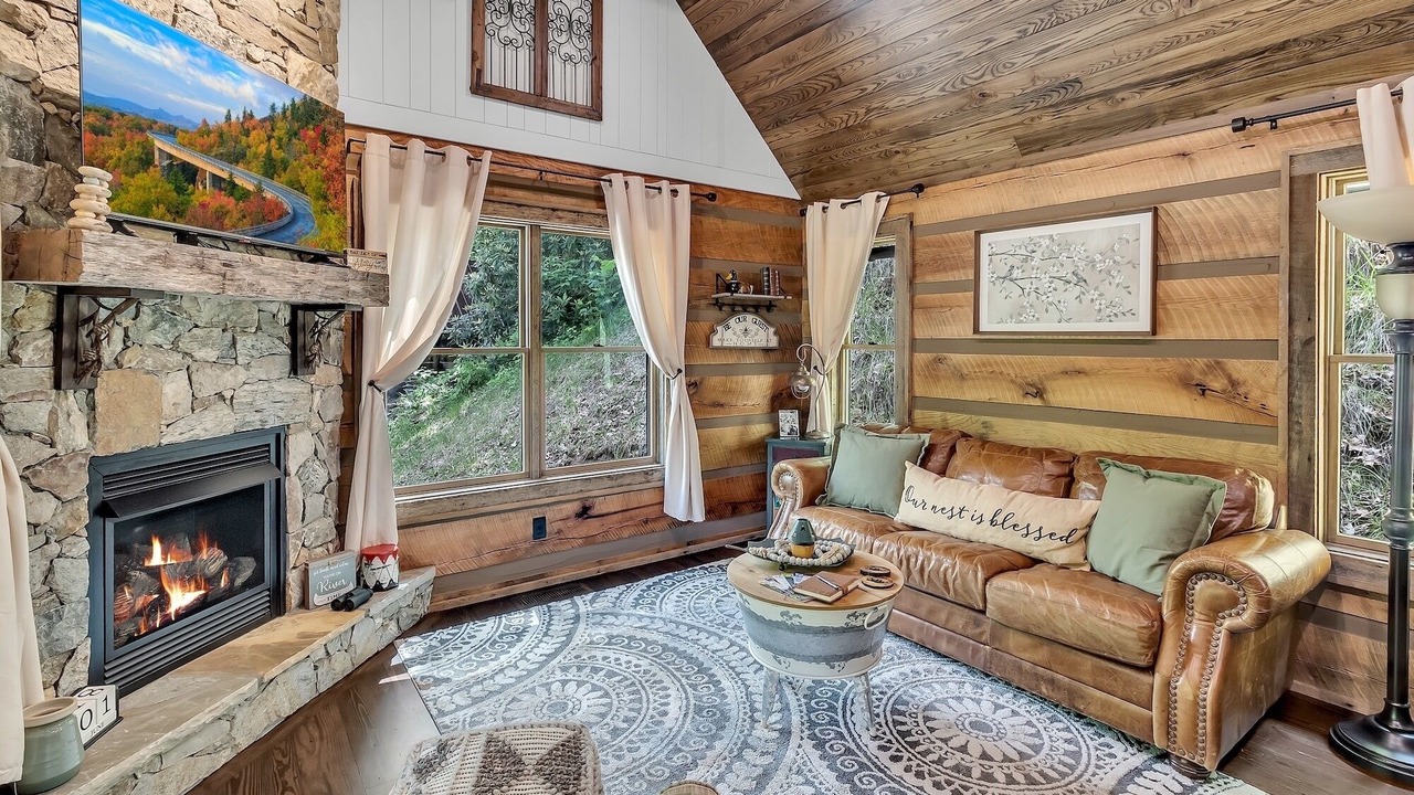 Photo of Livingroom in Waynesville