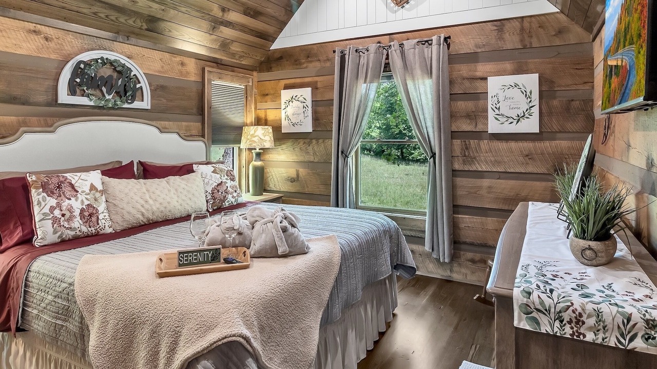 Photo of Bedroom in Waynesville