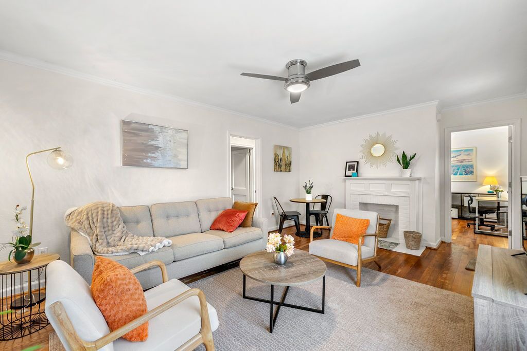 Photo of Livingroom in Hapeville