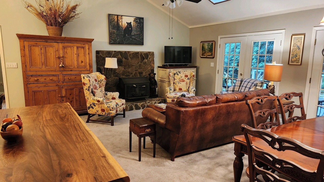 Photo of Livingroom in Lake Toxaway