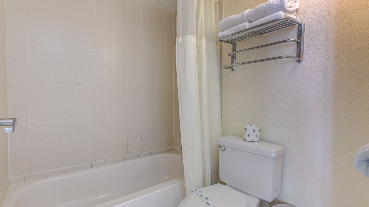 Photo of Bathroom in Ortona Park
