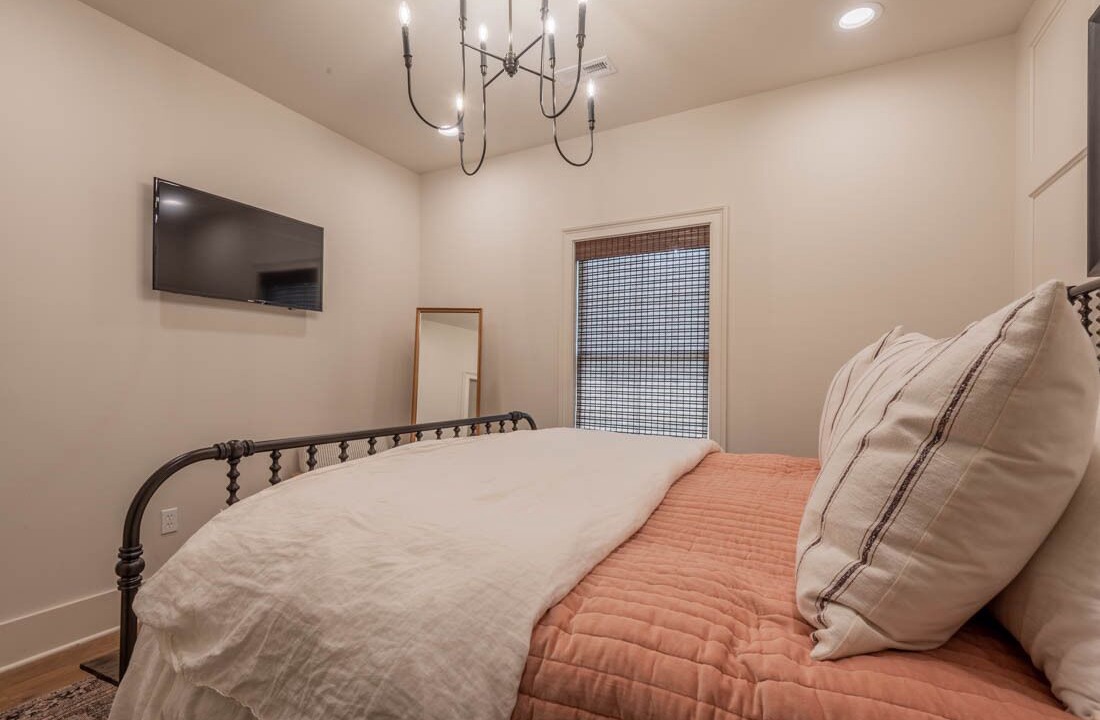 Photo of Bedroom in Guntersville