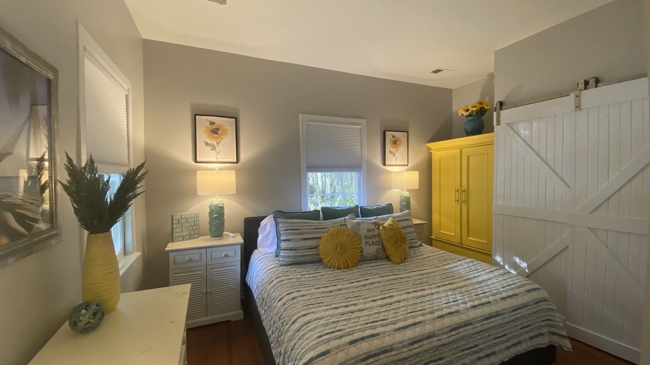 Photo of Bedroom in Summerville Historic District
