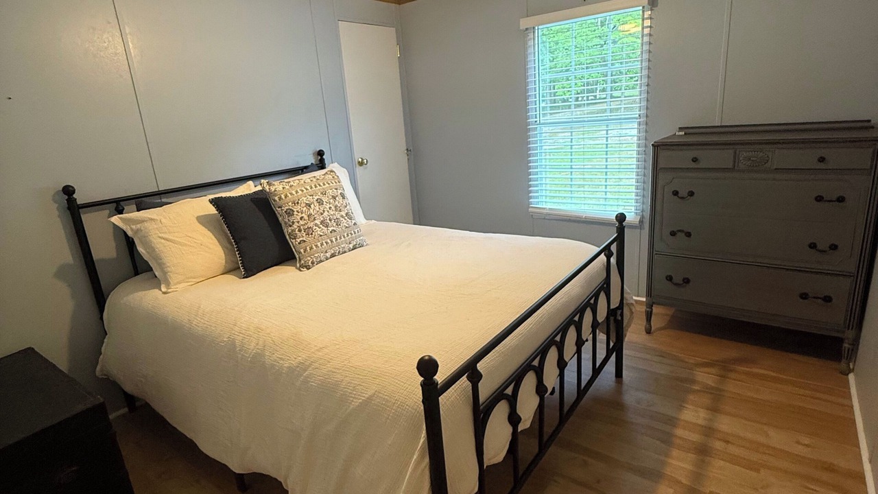 Photo of Bedroom in Eatonton