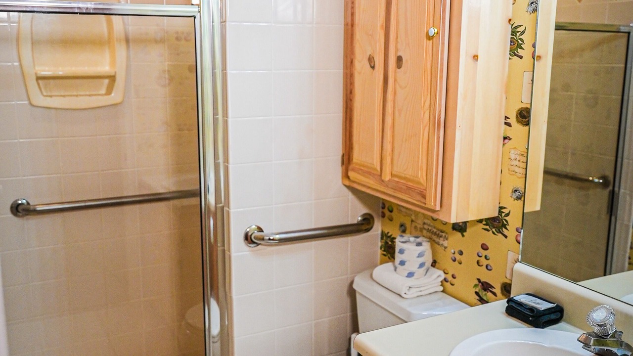 Photo of Bathroom in Pine Mountain