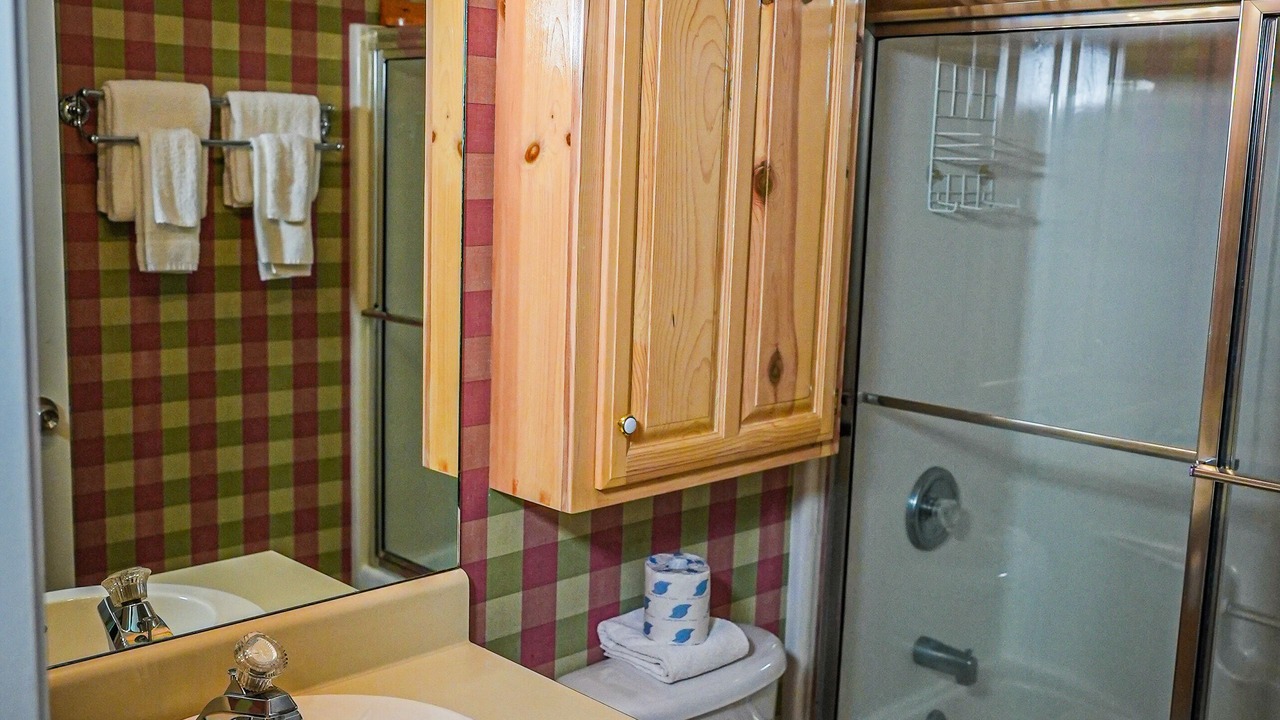 Photo of Bathroom in Pine Mountain