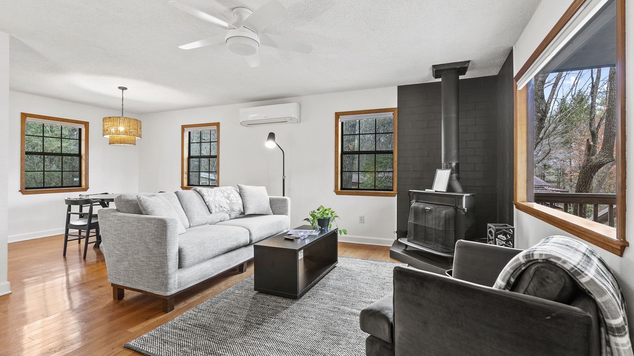 Photo of Livingroom in Lake Toxaway