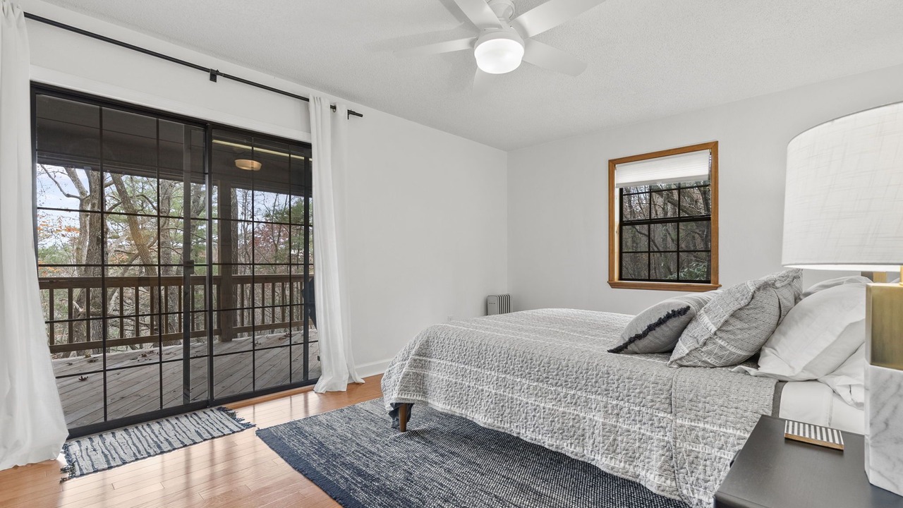 Photo of Bedroom in Lake Toxaway