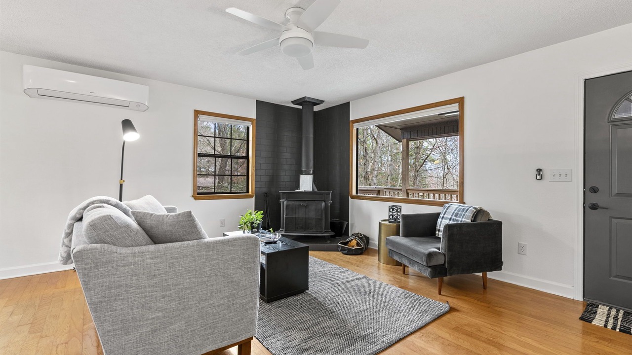 Photo of Livingroom in Lake Toxaway