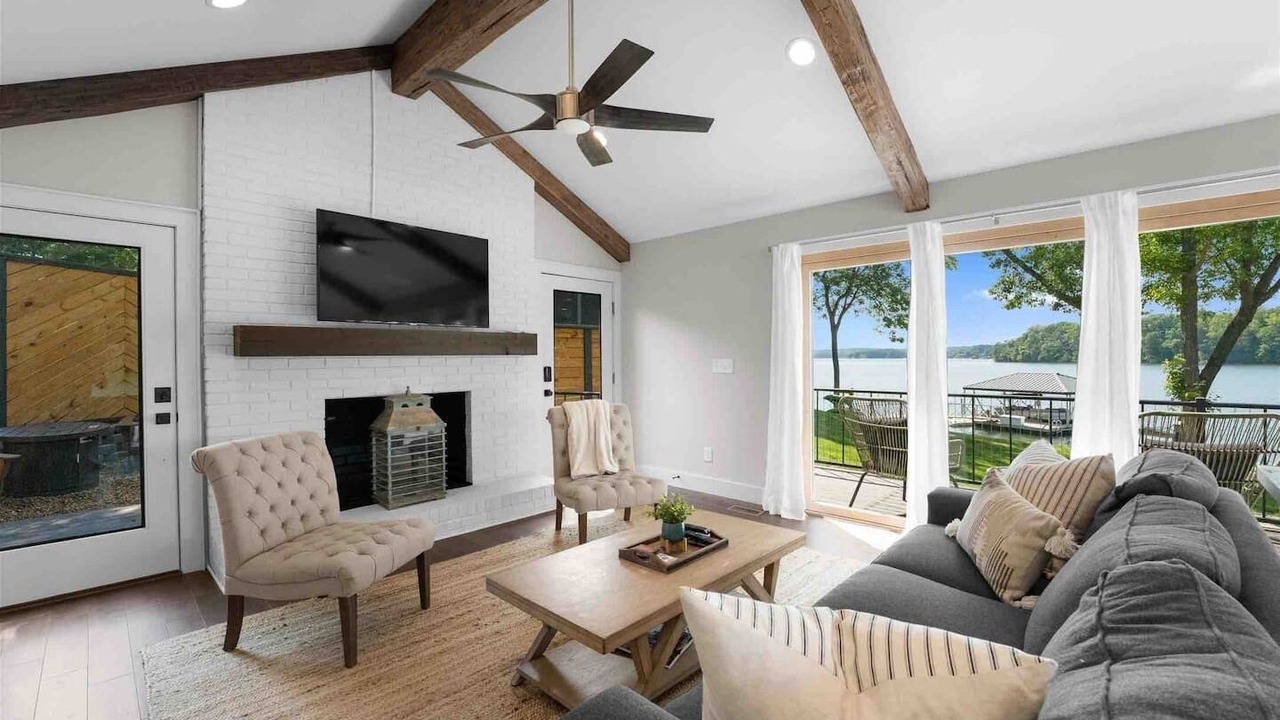Photo of Livingroom in Mooresville