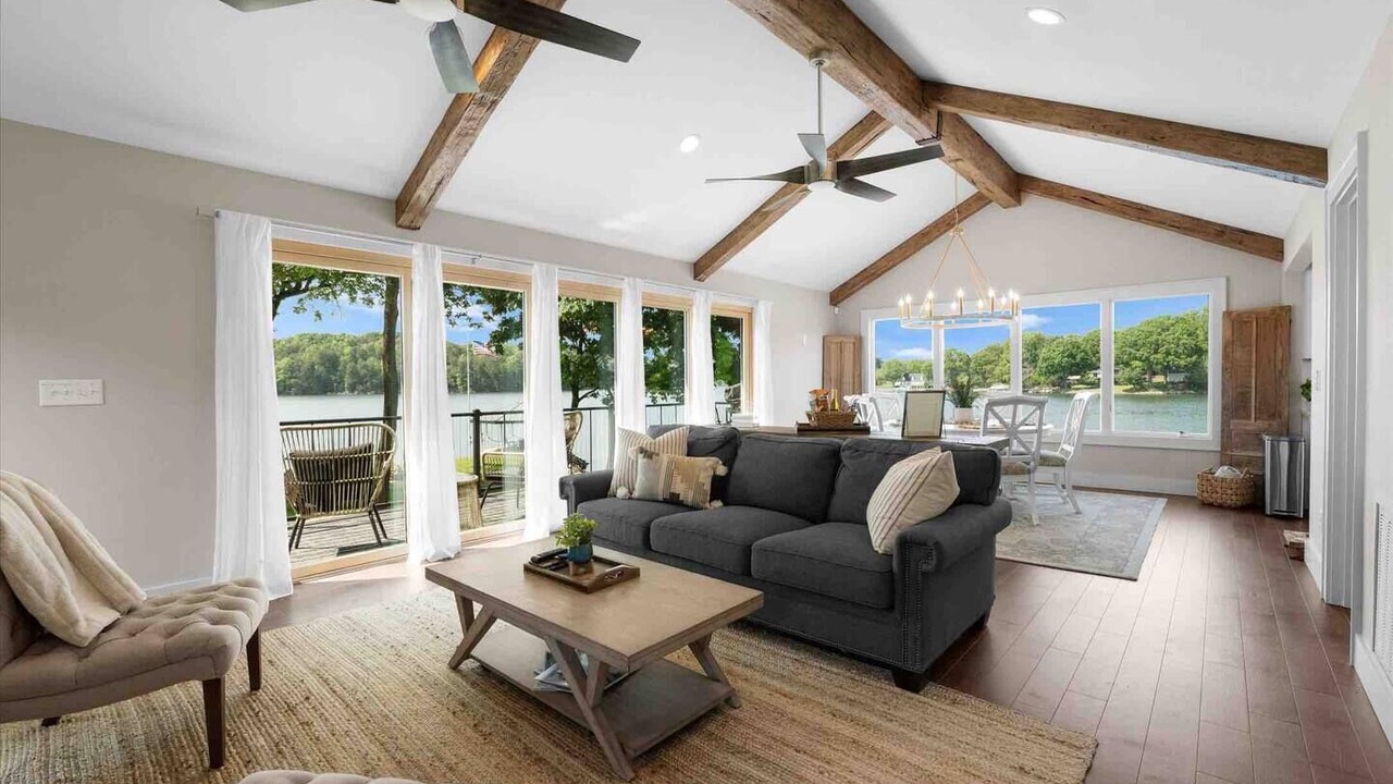 Photo of Livingroom in Mooresville