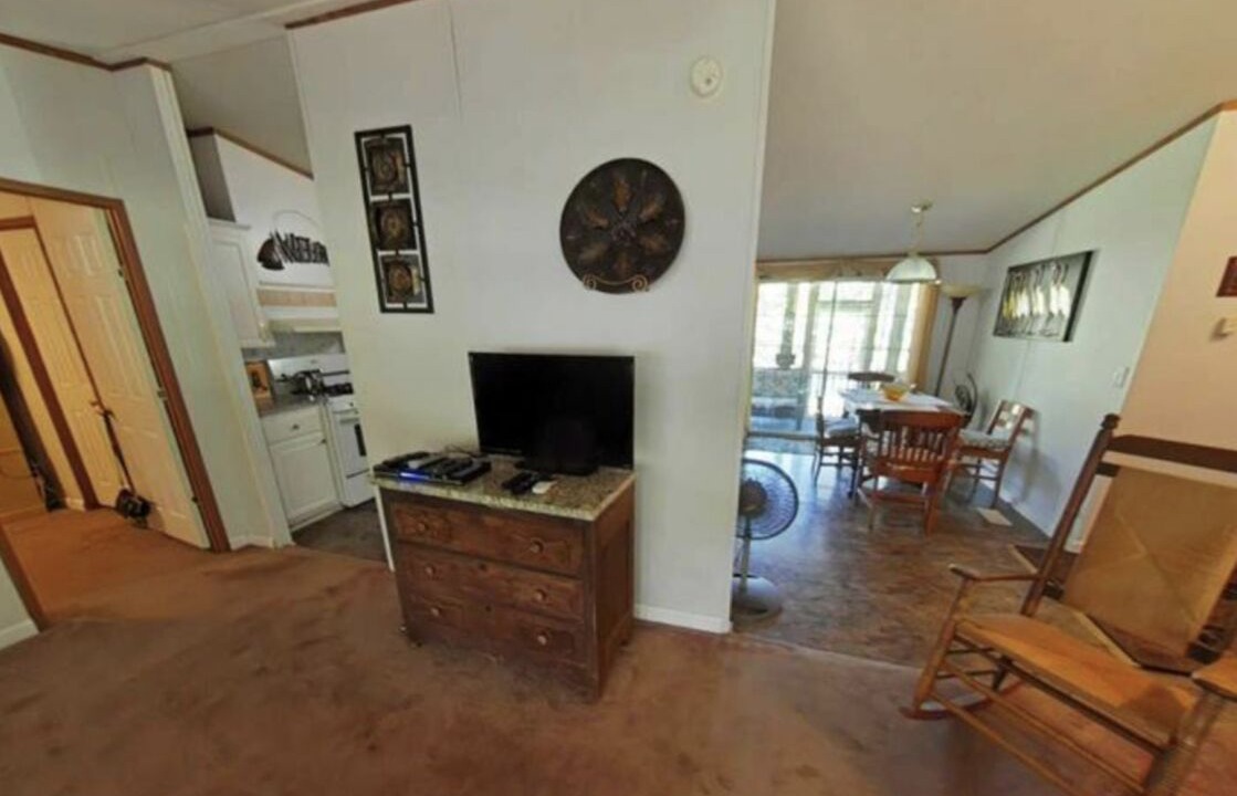 Photo of Livingroom in Eatonton