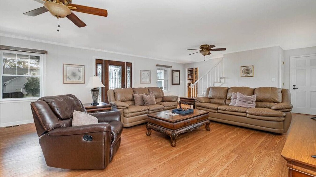 Photo of Livingroom in Mayhew