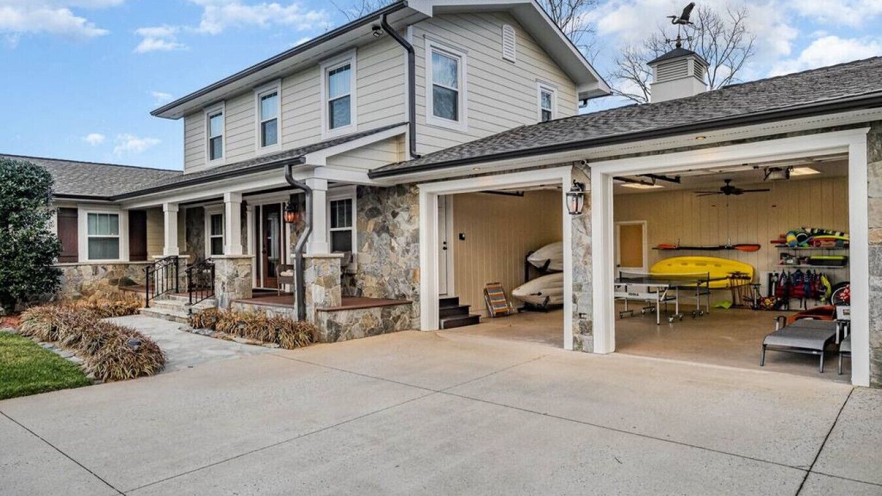 Photo of Outdoor in Mayhew