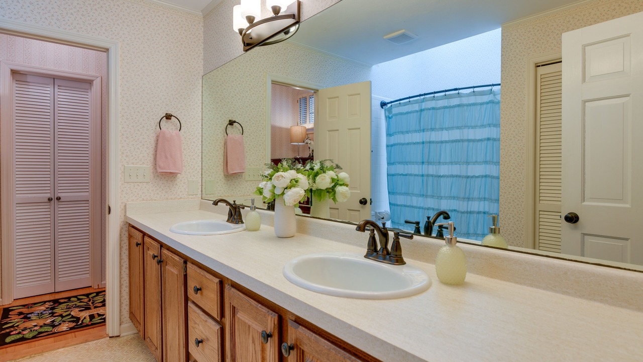 Photo of Bathroom in Maggie Valley