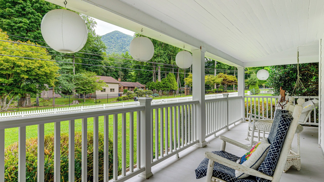 Photo of Patio Balcony in Maggie Valley