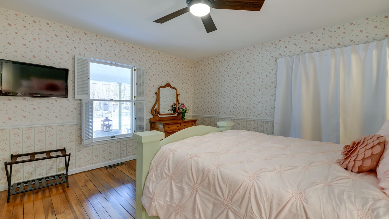 Photo of Bedroom in Maggie Valley