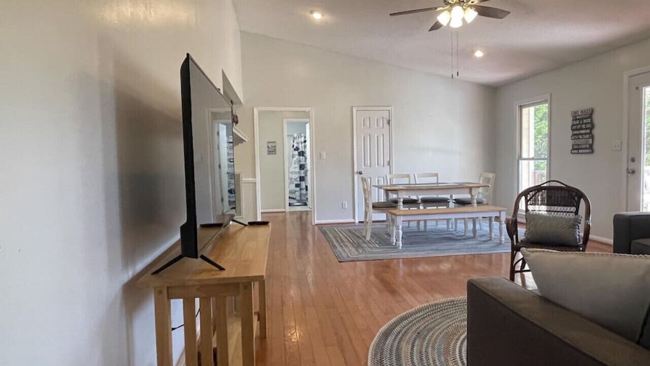 Photo of Livingroom in Milledgeville
