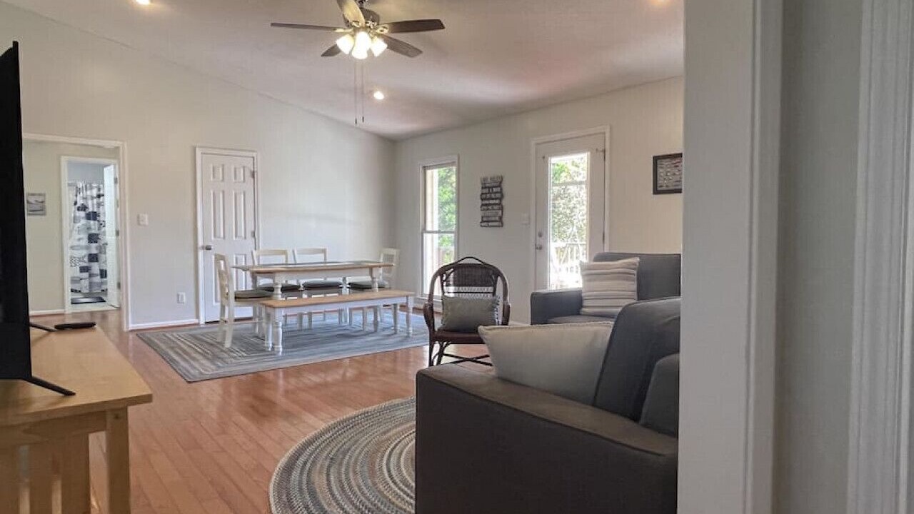 Photo of Livingroom in Milledgeville