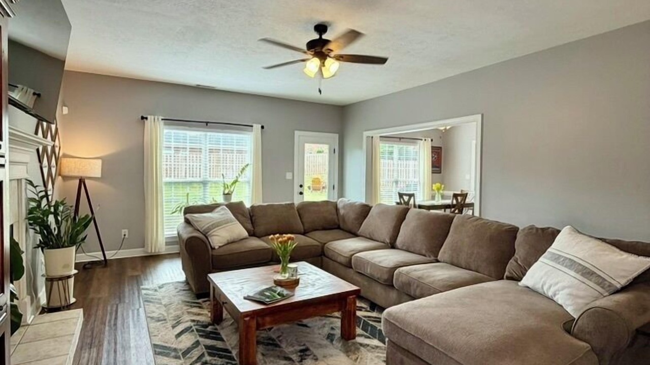 Photo of Livingroom in Hunters Ridge