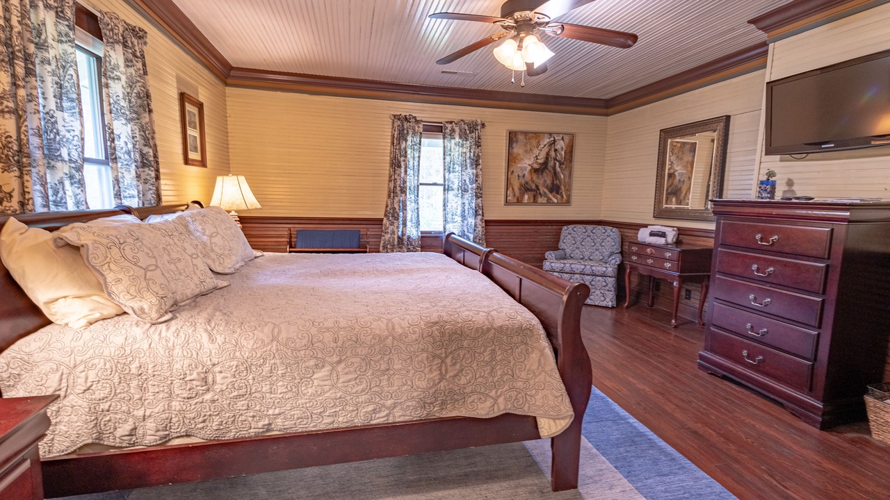 Photo of Bedroom in Mars Hill