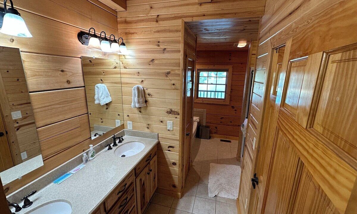 Photo of Bathroom in Sevierville
