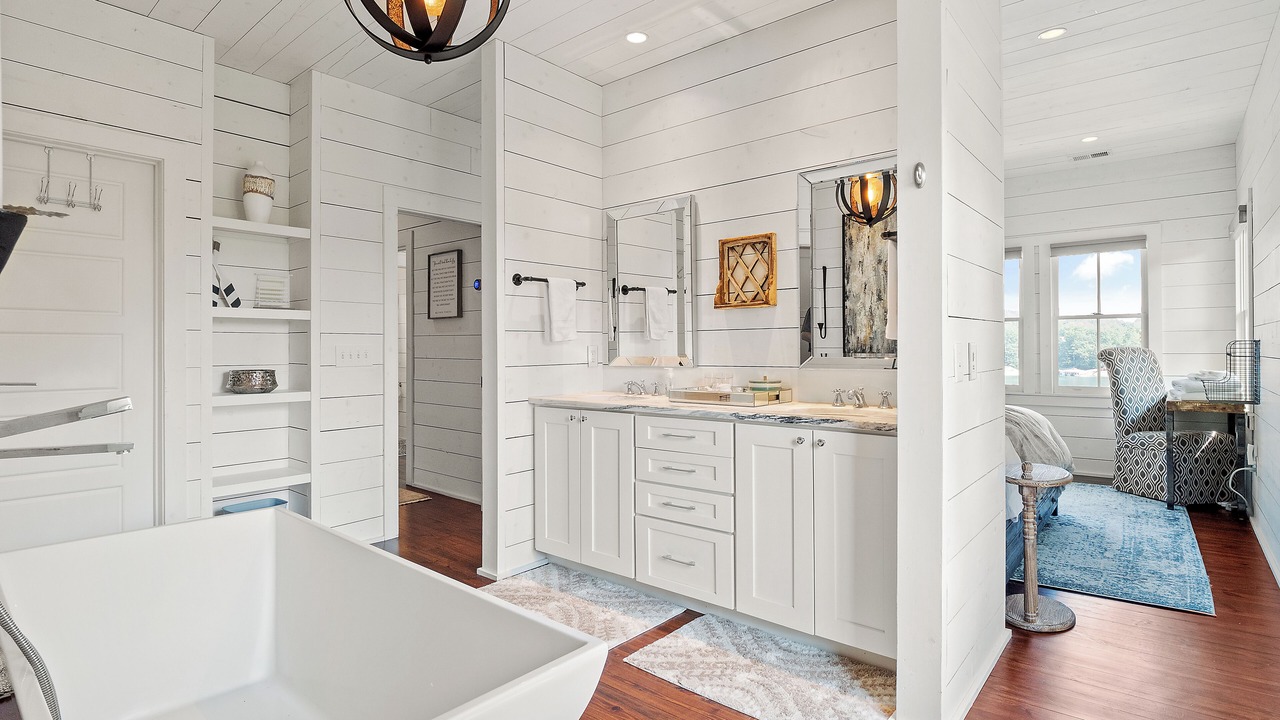 Photo of Bathroom in Crane Hill