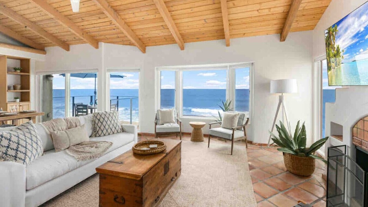 Photo of Livingroom in South Oceanside