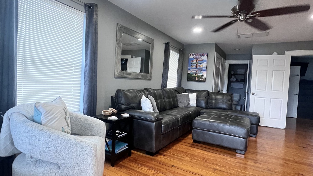 Photo of Livingroom in Foley