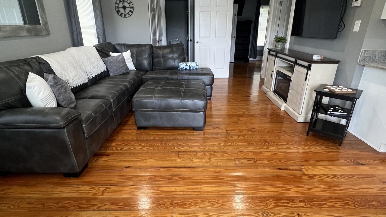 Photo of Livingroom in Foley
