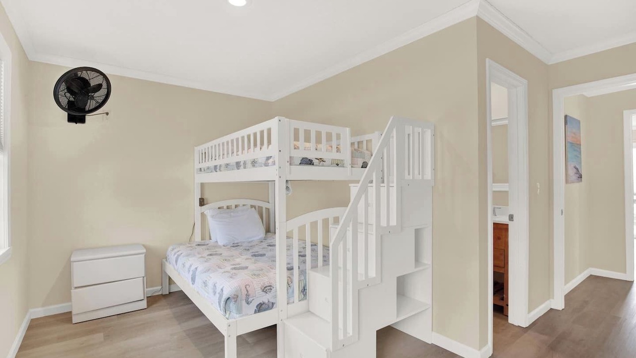 Photo of Bedroom in Laguna Beach