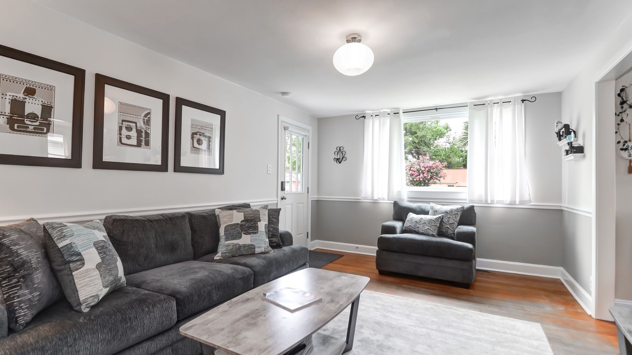 Photo of Livingroom in West Ashley
