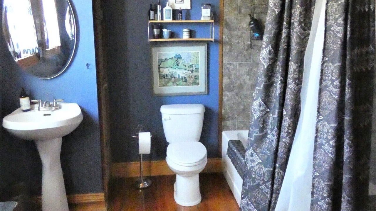 Photo of Bathroom in Marshall
